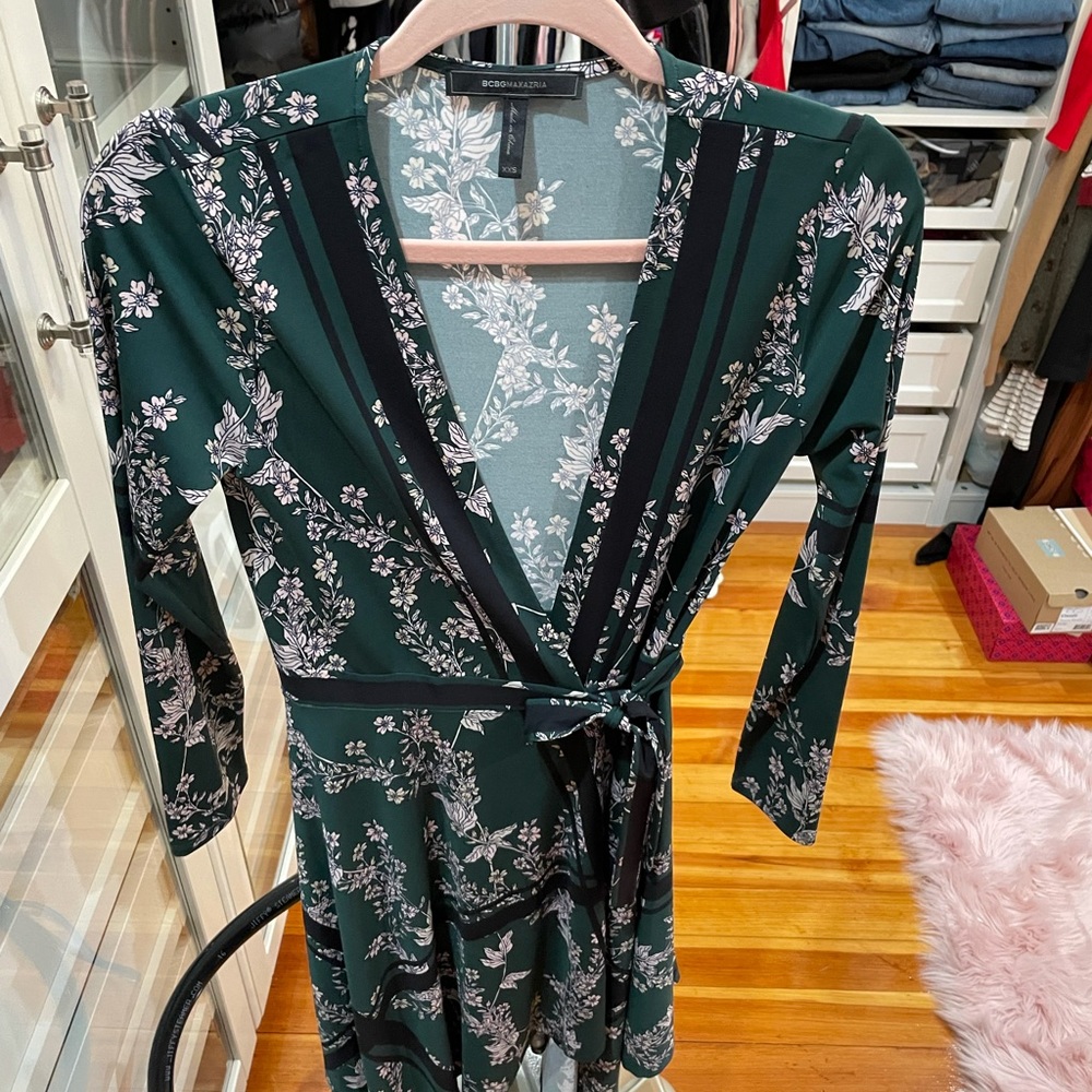 Used wrap dress bcgbg max